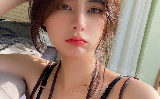 眼酱大魔王全部图片,爱穿油光黑丝的居家女友